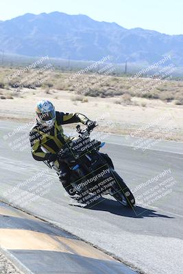 media/Dec-01-2025-Moto Forza (Mon) [[2daa91e15f]]/3-Beginner Group/Session 3 (Turn 16 Inside)/